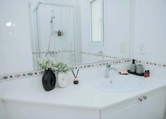 Aphrodite In Paradise Gardens - 3bd With Private Pool By Vichy Holidays ヴィラ パ フォス