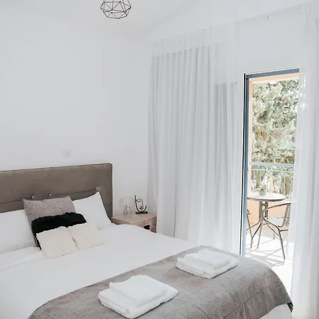 Aphrodite In Paradise Gardens - 3bd With Private Pool By Vichy Holidays