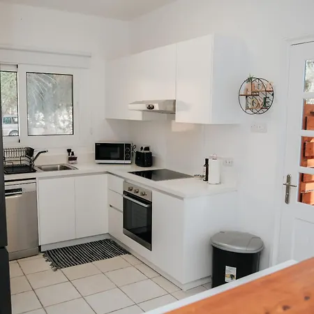 Aphrodite In Paradise Gardens - 3bd With Private Pool By Vichy Holidays