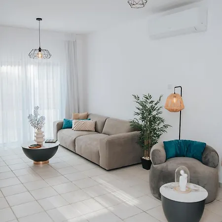 Aphrodite In Paradise Gardens - 3bd With Private Pool By Vichy Holidays Willa