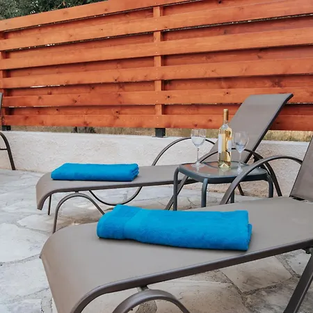 Aphrodite In Paradise Gardens - 3bd With Private Pool By Vichy Holidays