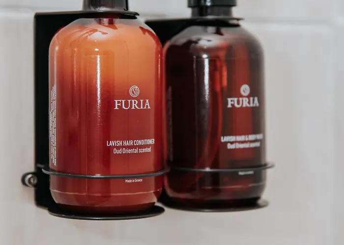 Aphrodite In Paradise Gardens - 3bd With Private Pool By Vichy Holidays 빌라