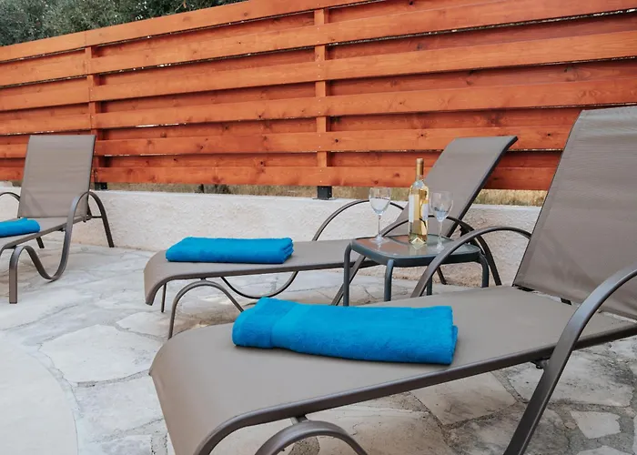 Aphrodite In Paradise Gardens - 3bd With Private Pool By Vichy Holidays