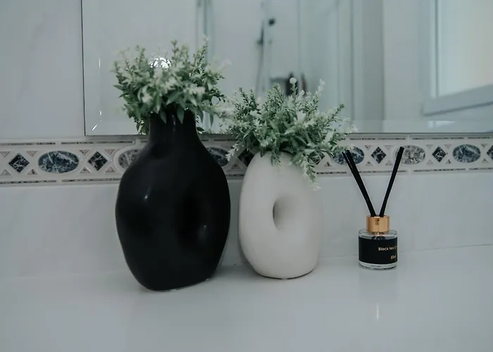 Aphrodite In Paradise Gardens - 3bd With Private Pool By Vichy Holidays 빌라 파포스