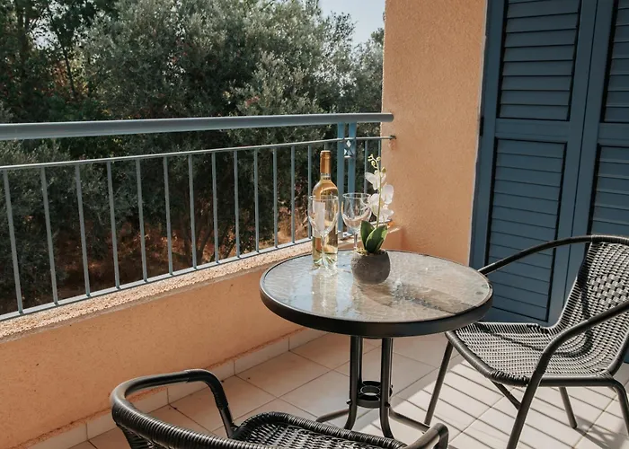 Vila Aphrodite In Paradise Gardens - 3bd With Private Pool By Vichy Holidays