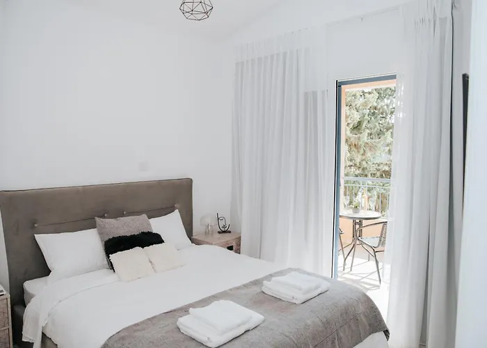 Aphrodite In Paradise Gardens - 3bd With Private Pool By Vichy Holidays